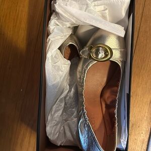 NWT coach champagne flats sz 8.5
